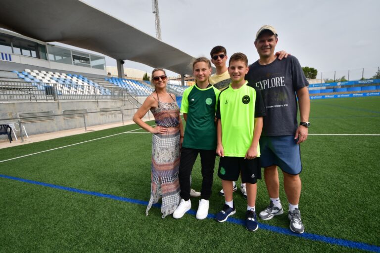 Safor C.F. Gandia Recibe Jóvenes Talentos Brasileños para Conocer la Estructura del Club